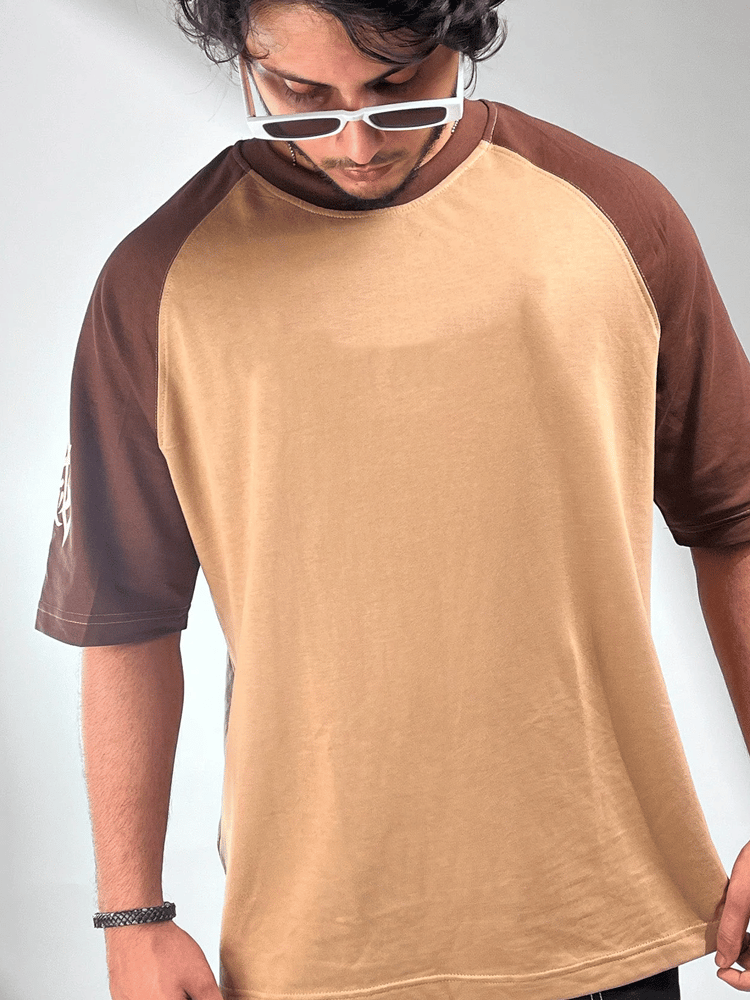 Fashionable Anime Graphic T-Shirt
